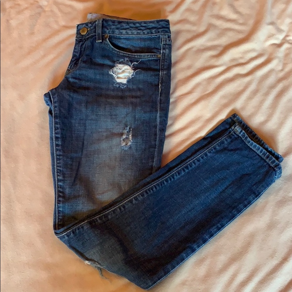Limited Edition Gap Distressed Jeans size 28/6